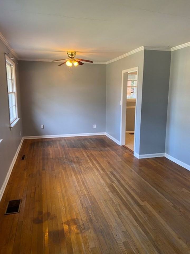 744 Karen Rd - Photo 3 of 12