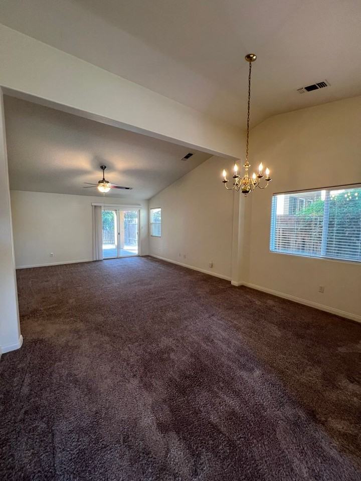 6615 Silver Moon Dr - Photo 3 of 33