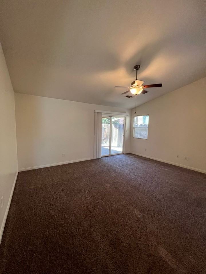 6615 Silver Moon Dr - Photo 5 of 33