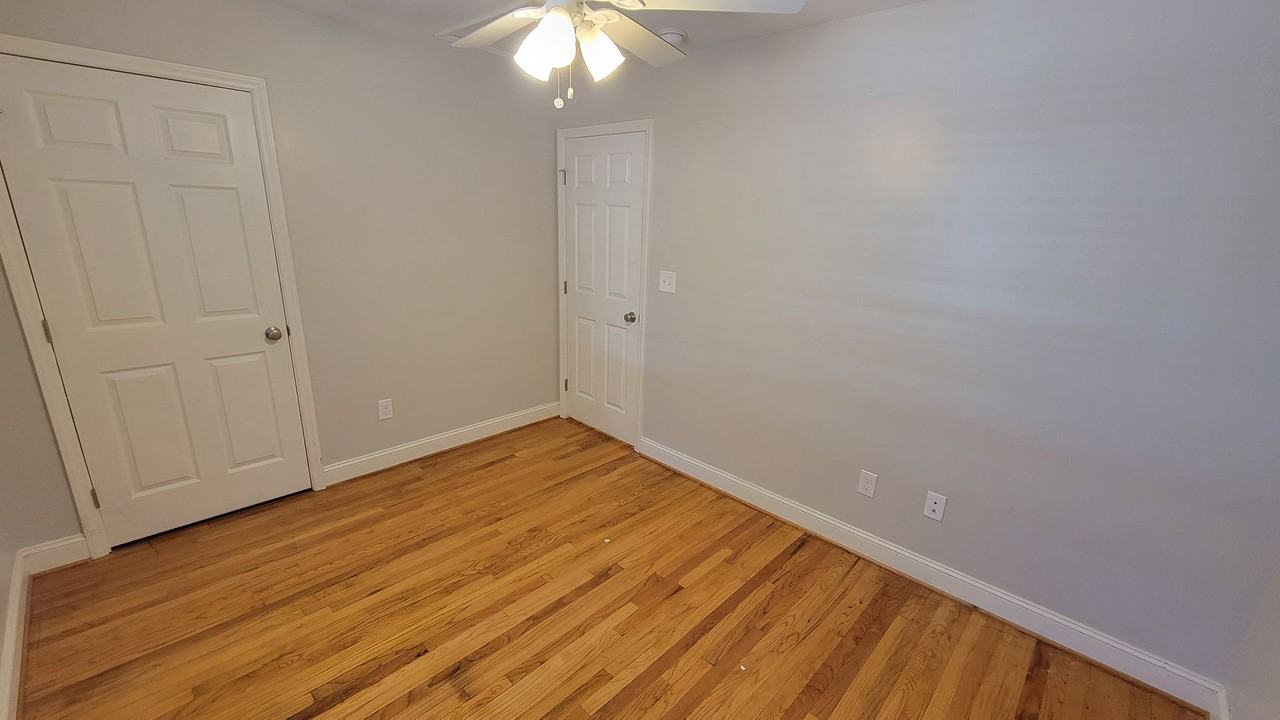 2 Bed/ 1 Bath Downtown Greenville Townhome Available! - Photo 6 of 9