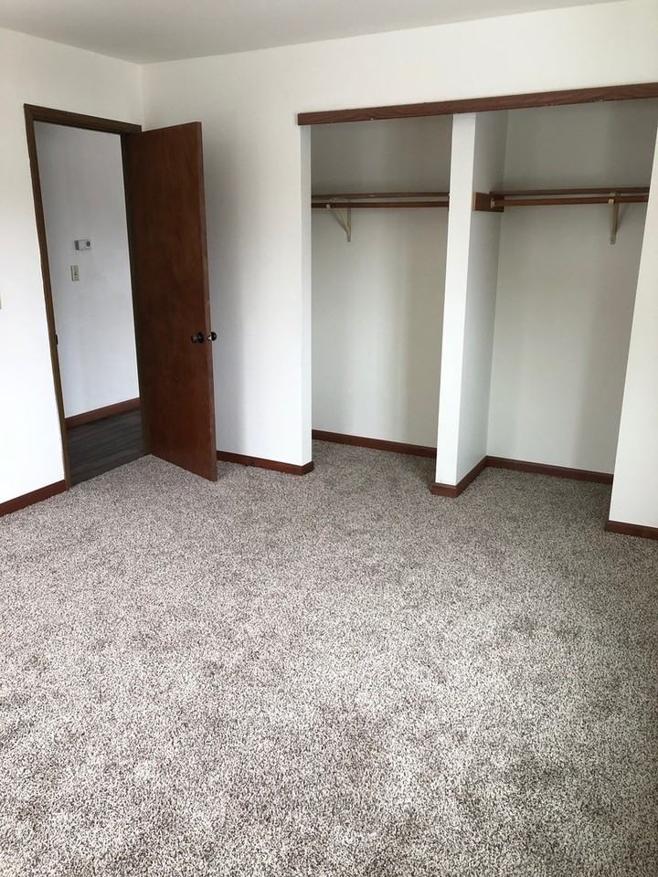 Browns Court Apartments - Photo 6 of 13