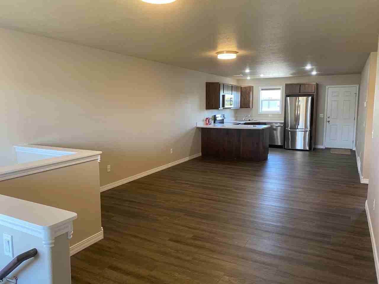 2083, 2085, 2087 Lake Hills Dr - Photo 2 of 18