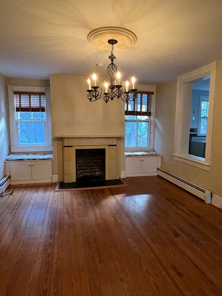 413 Washington St - Photo 4 of 26