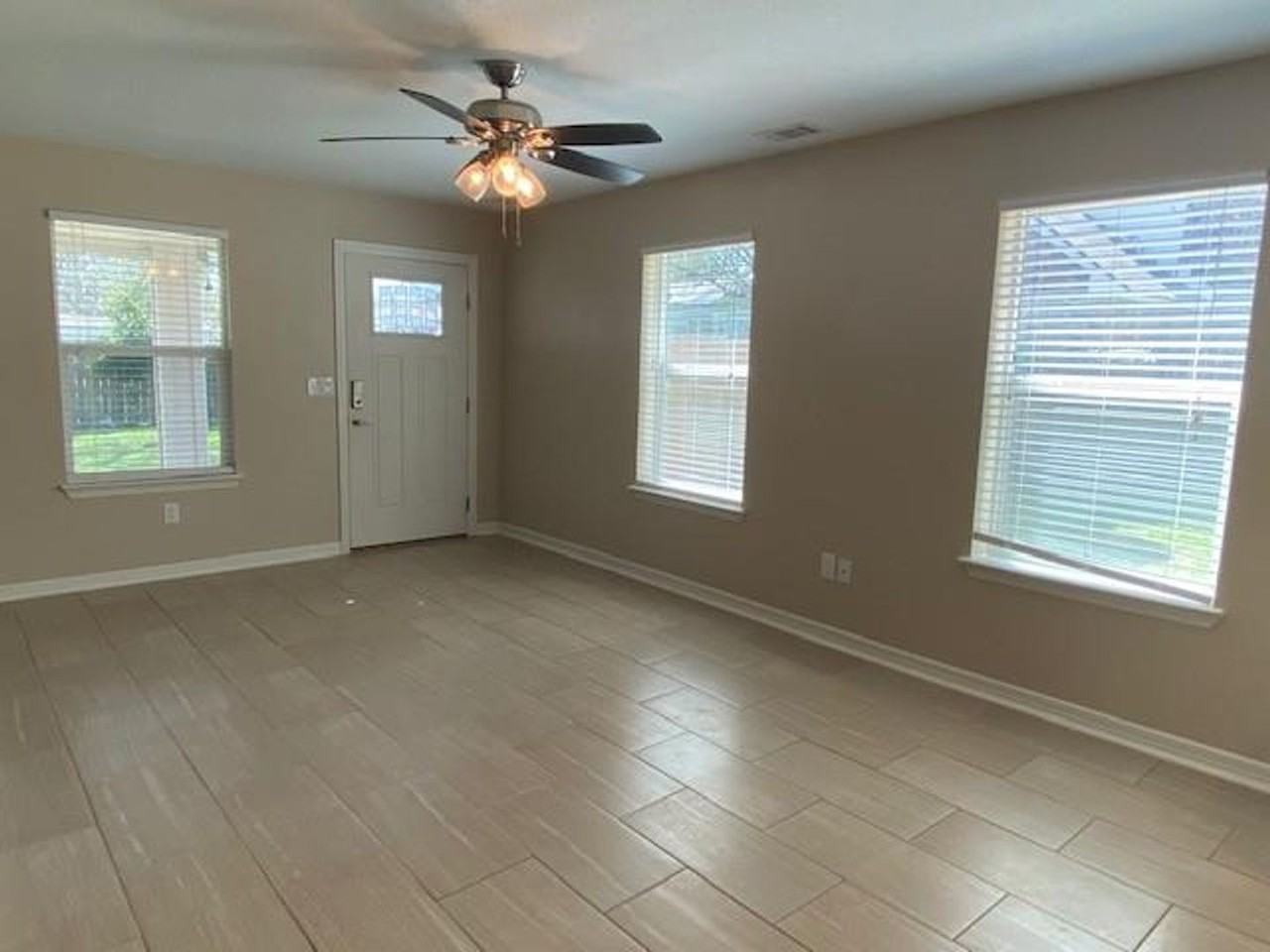 13323 Villa Park 13323 B - Photo 3 of 16