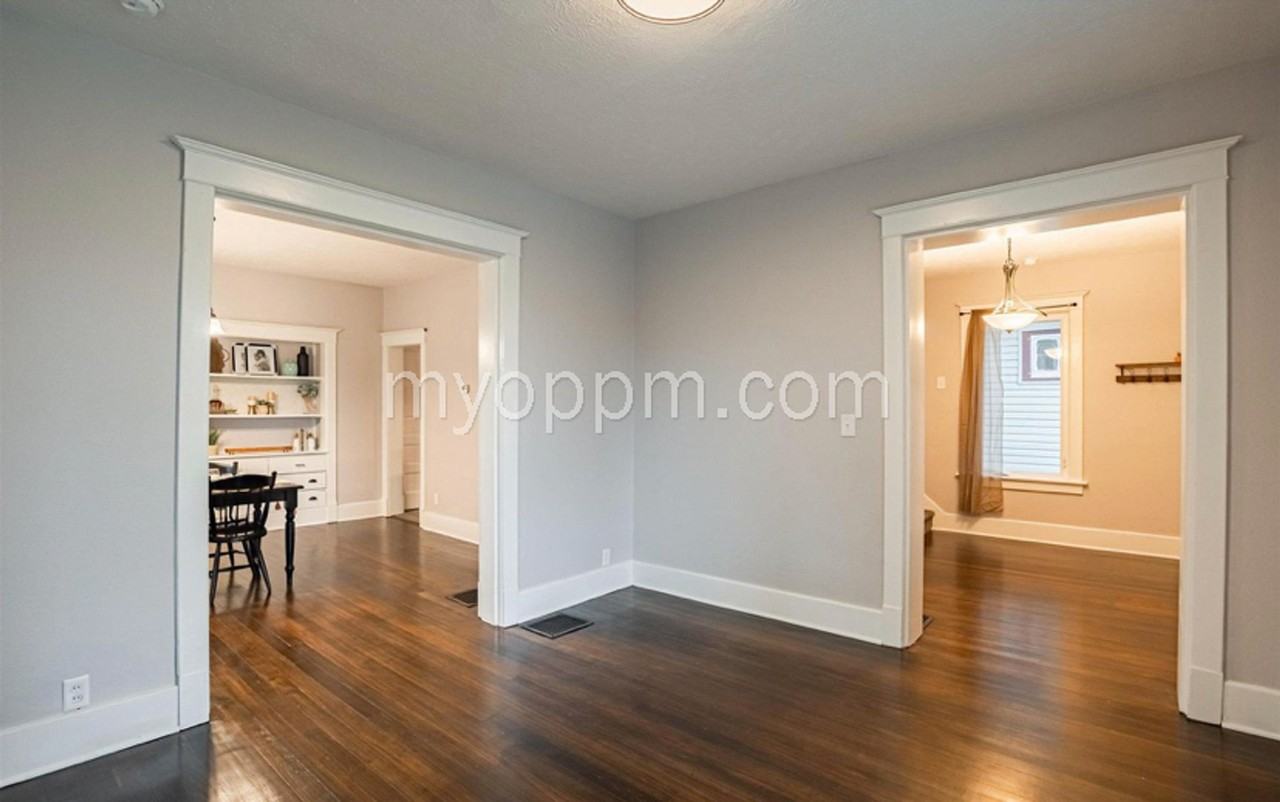 1512 Binney St - Photo 5 of 36
