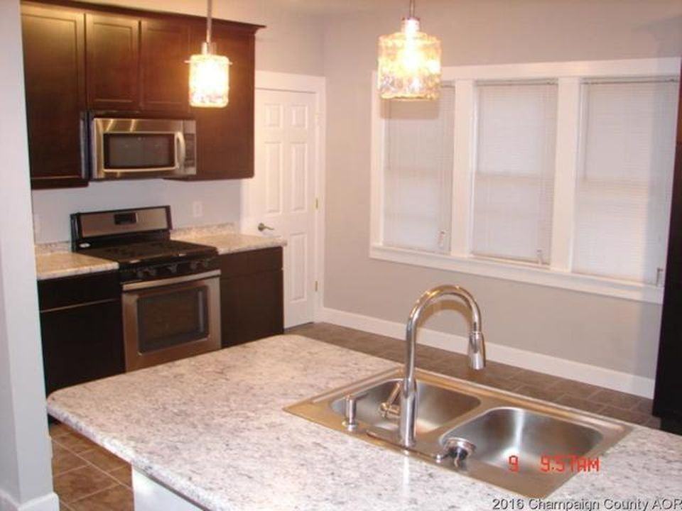 406 N Willis Ave - Photo 4 of 8