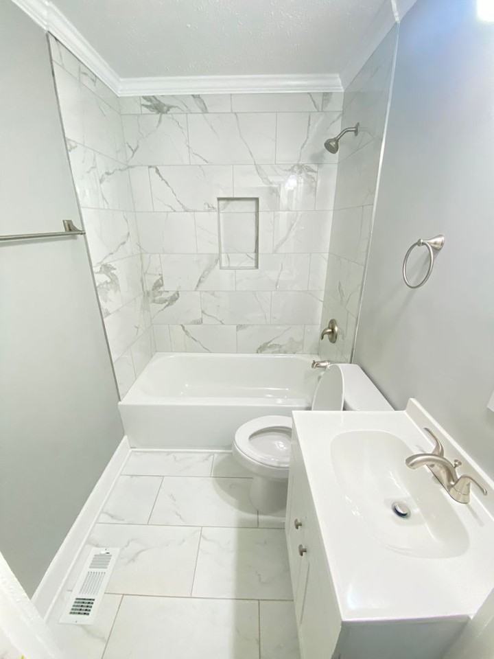 830 8th St - Photo 6 of 10