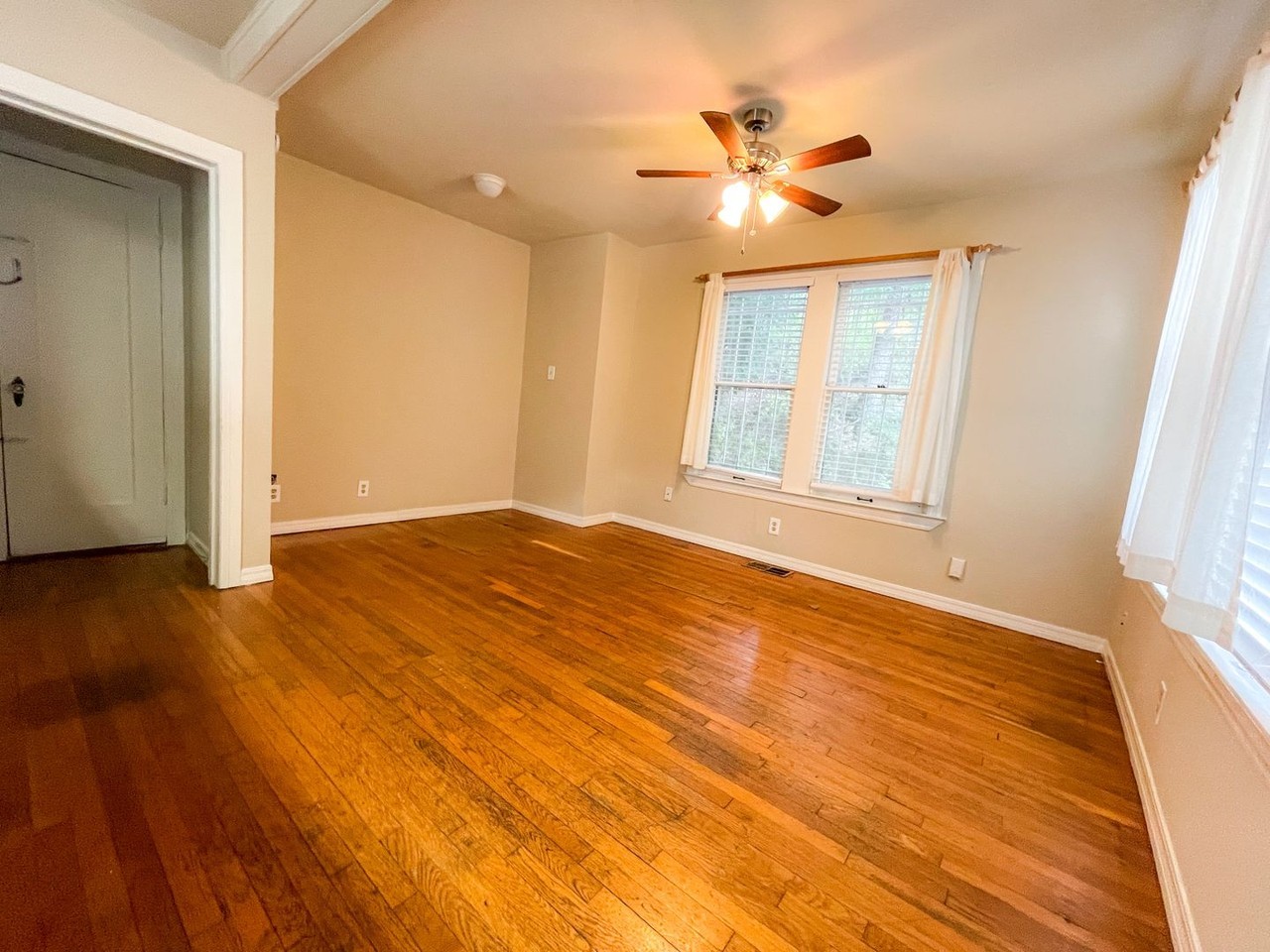 3115 Benelva Dr - Photo 2 of 12