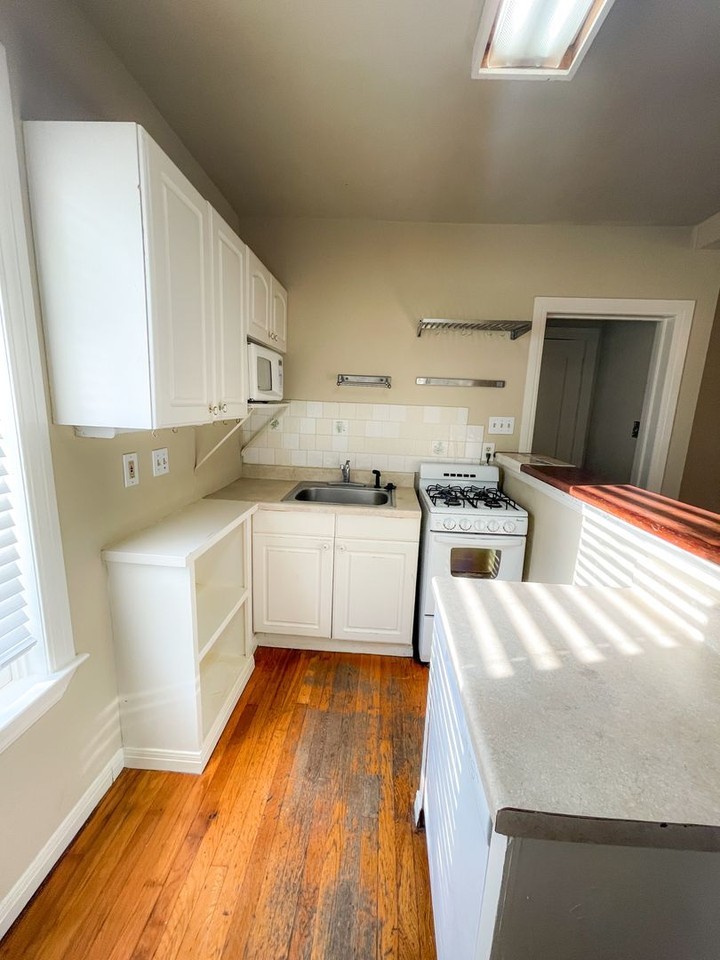 3115 Benelva Dr - Photo 4 of 12