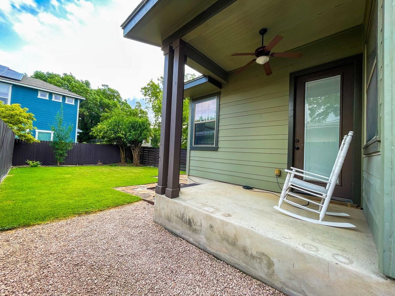 926 E 54th St #A - Photo 6 of 41