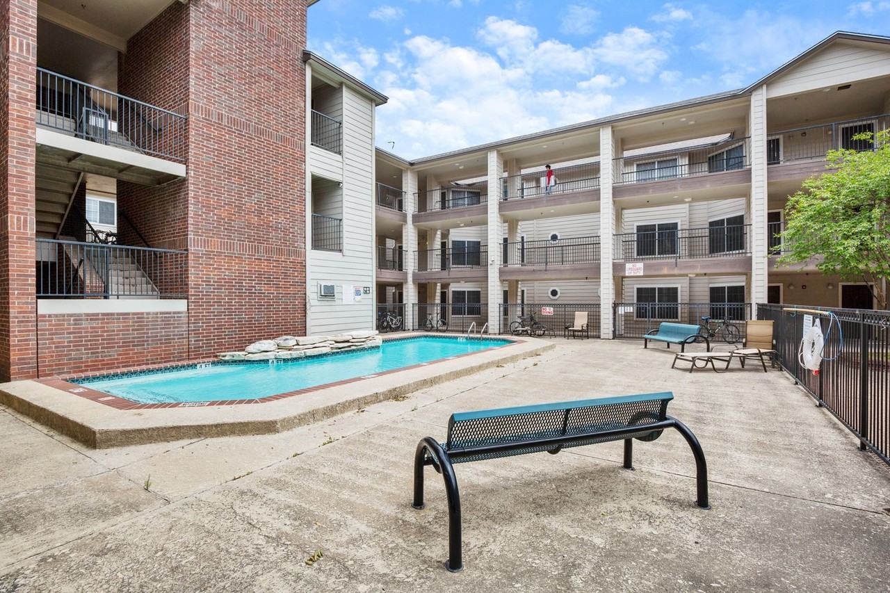 501 W 26th St #104 - Photo 3 of 16