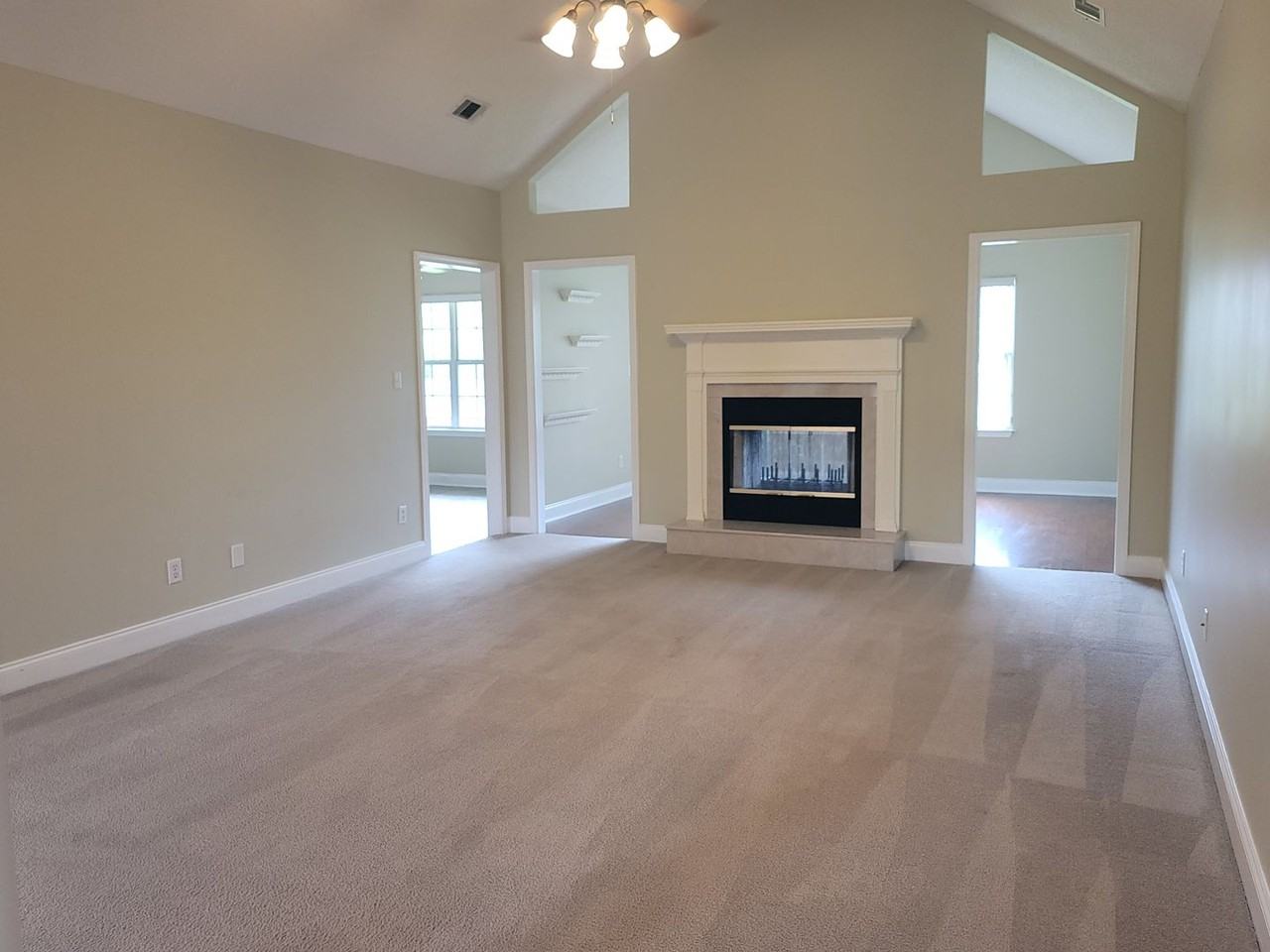 121 Southwind Dr - Photo 2 of 22