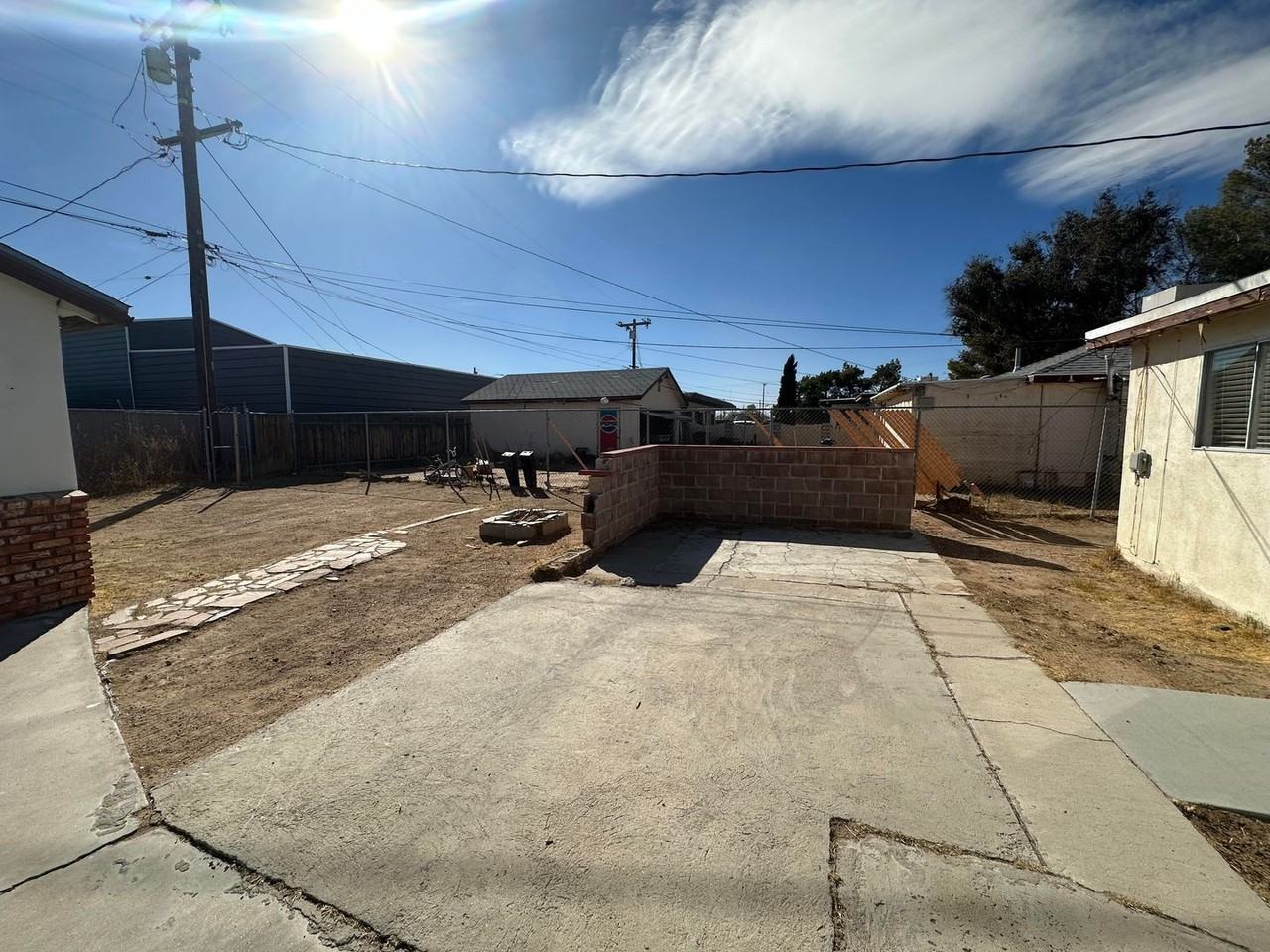 301 Panamint Ave - Photo 4 of 16