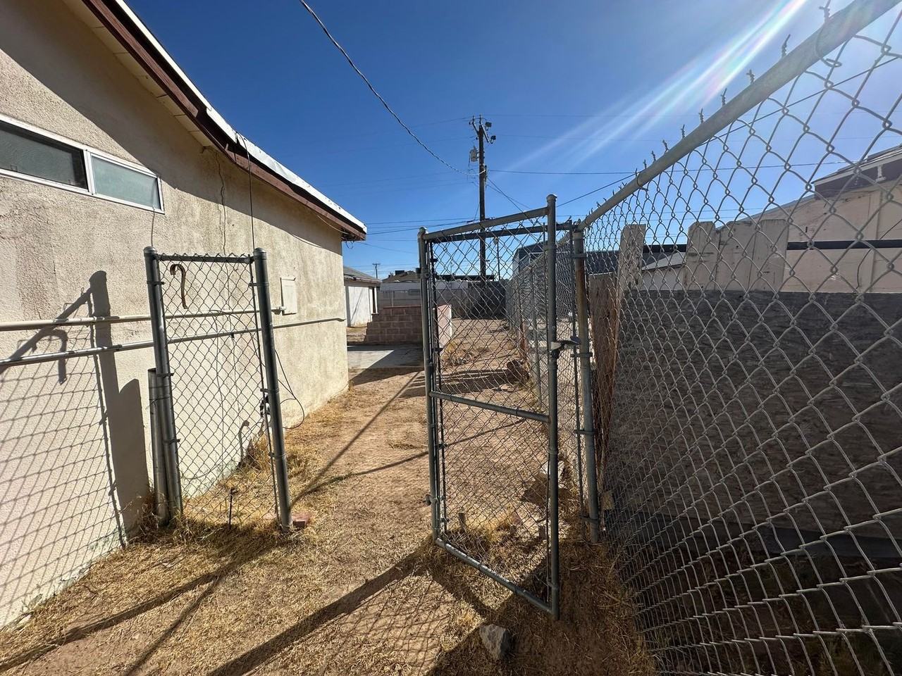 301 Panamint Ave - Photo 6 of 16