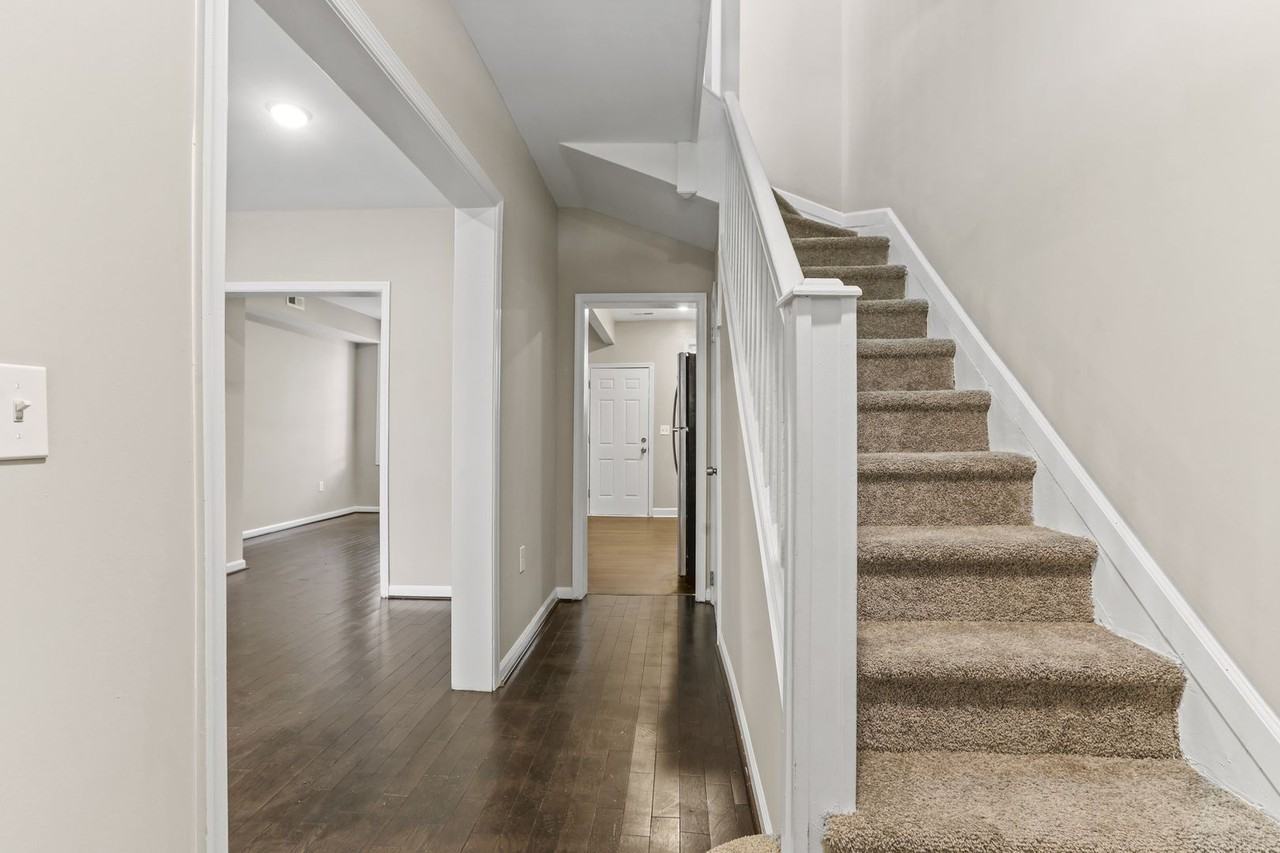 604 Radnor Ave - Photo 2 of 23