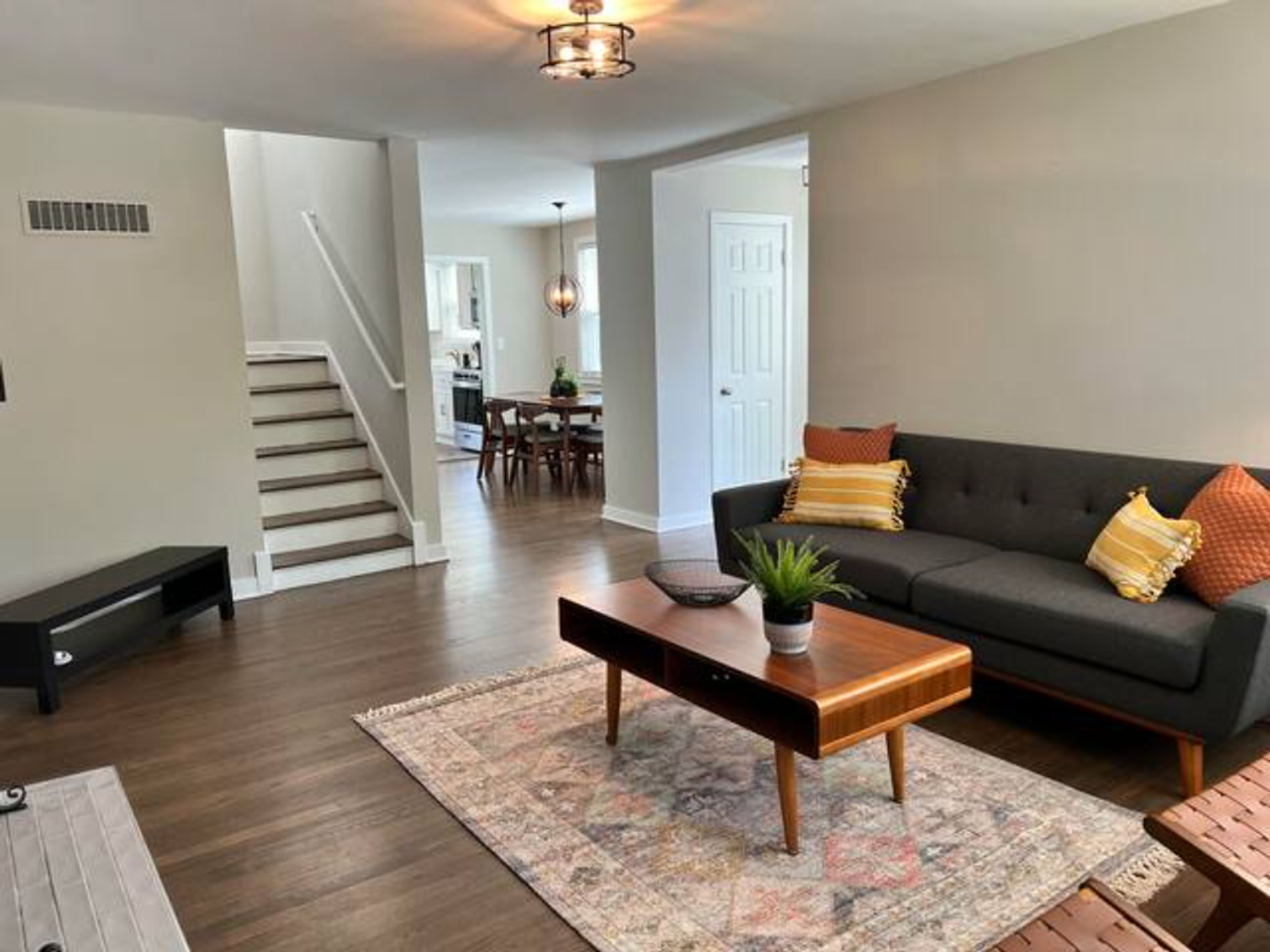 105 E North Ave - Photo 2 of 10