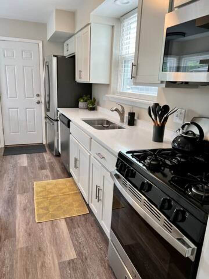 105 E North Ave - Photo 7 of 10