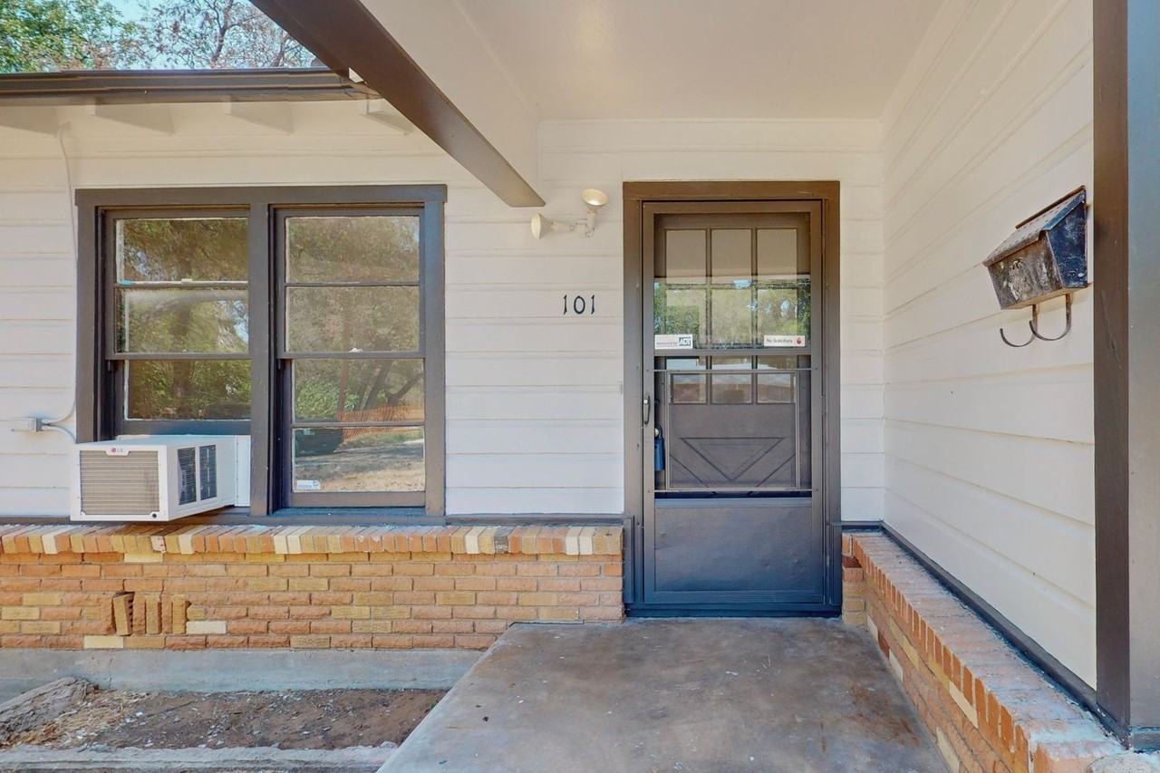 101 Marengo St - Photo 6 of 35