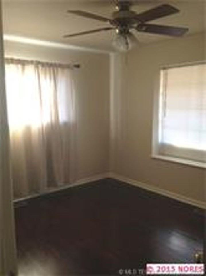 5233 S New Haven Ave - Photo 2 of 5