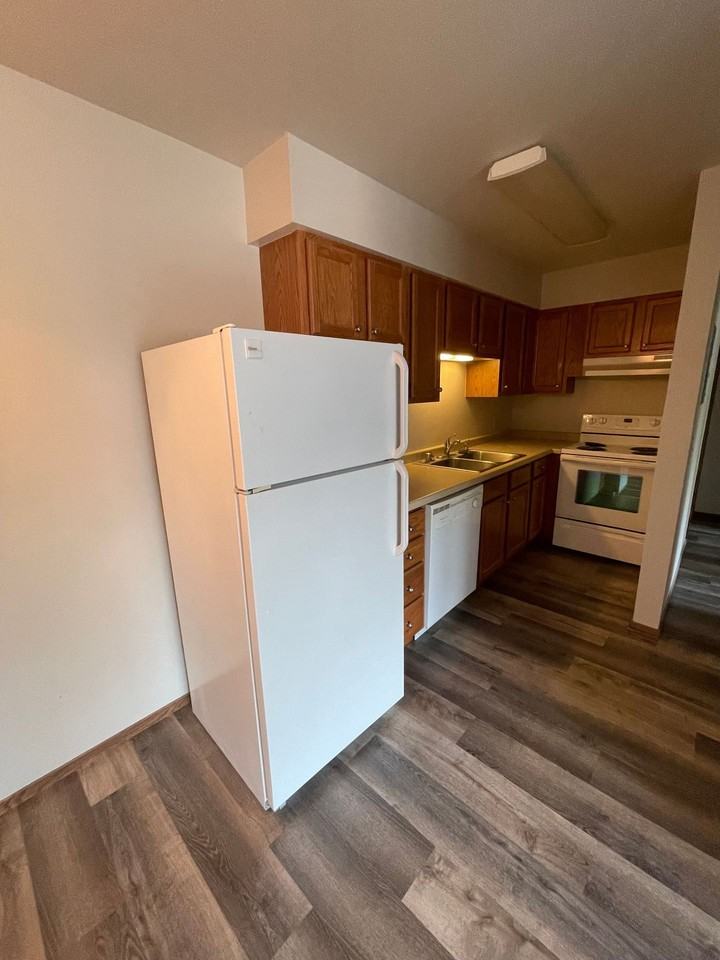 MacArthur Arms Apartment Community - Photo 4 of 21