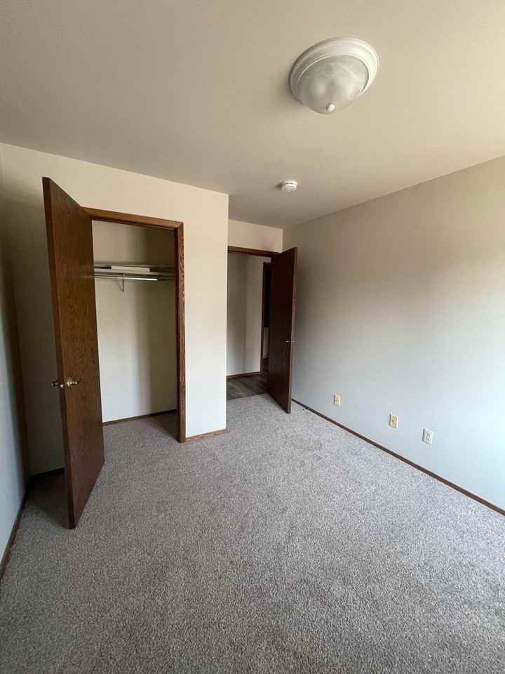 MacArthur Arms Apartment Community - Photo 5 of 21