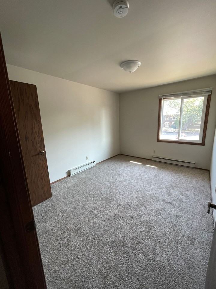 MacArthur Arms Apartment Community - Photo 7 of 21