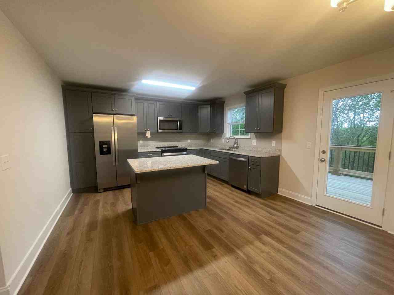 7204 Old Bug Ln - Photo 4 of 37