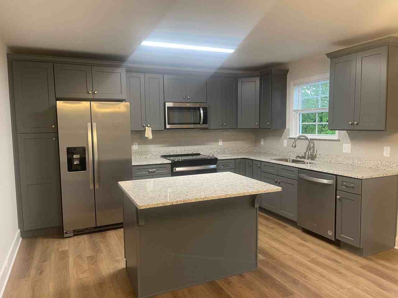 7204 Old Bug Ln - Photo 7 of 37