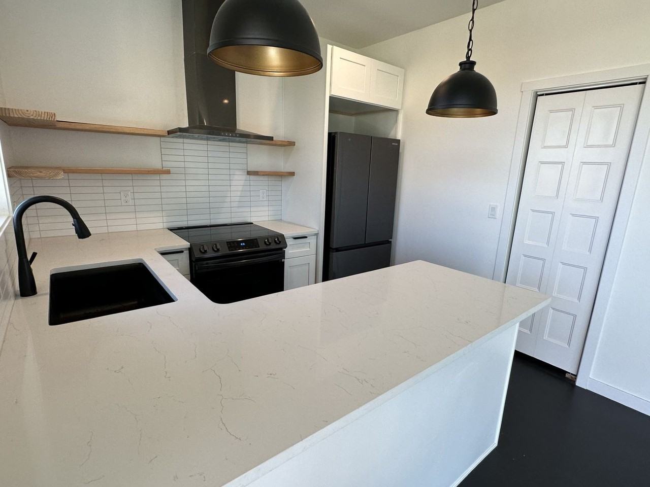 8007 Sunset Ln - Photo 7 of 17