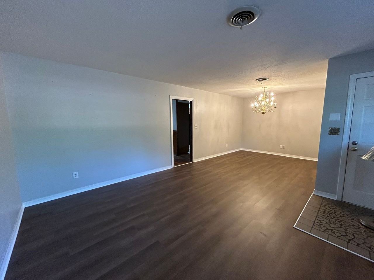 2031 Crabapple Dr - Photo 3 of 25