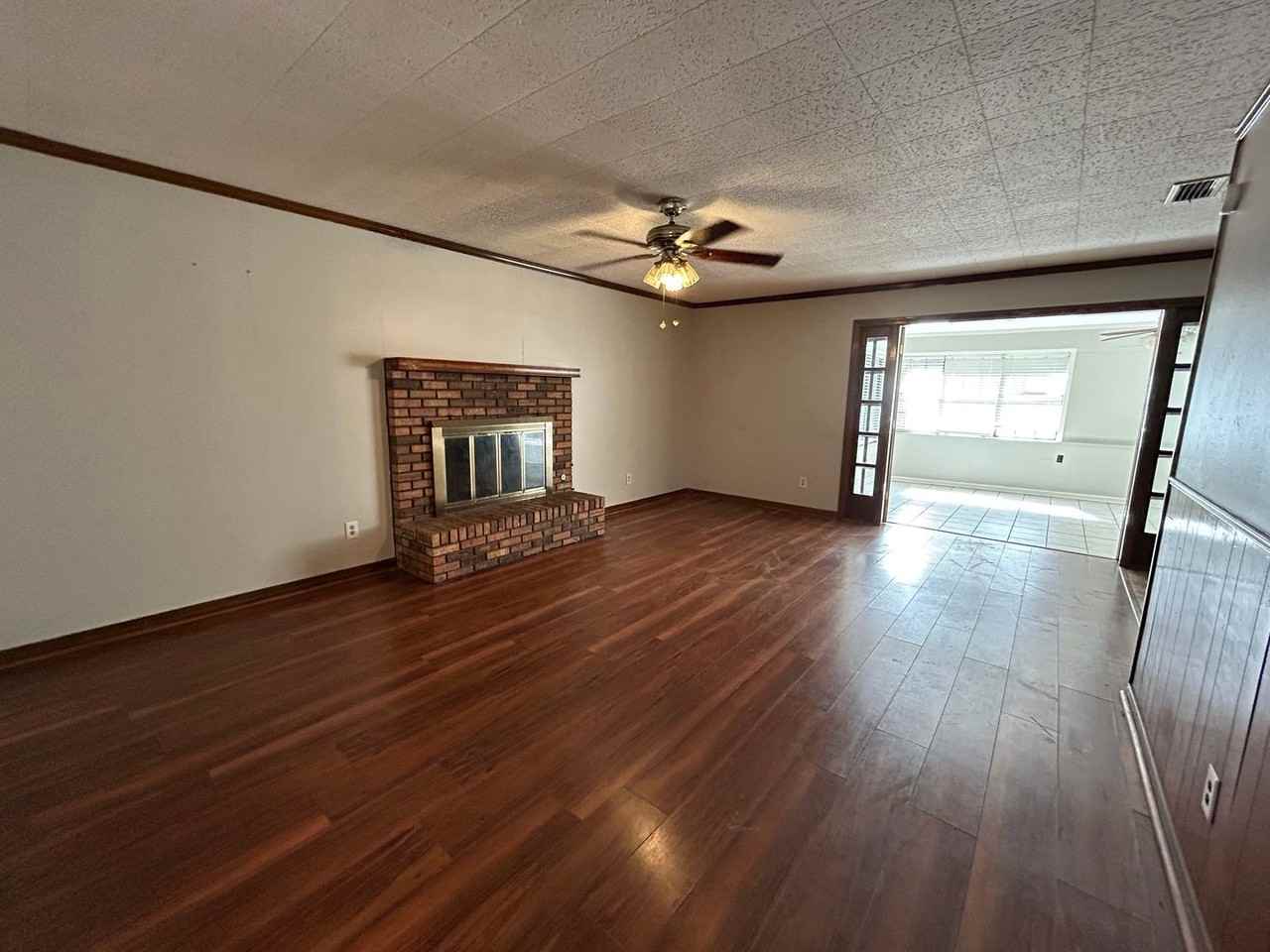 2031 Crabapple Dr - Photo 5 of 25