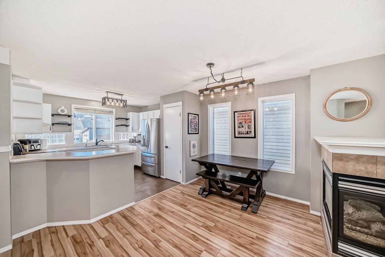 113 Prestwick Way Southeast - Photo 2 of 17