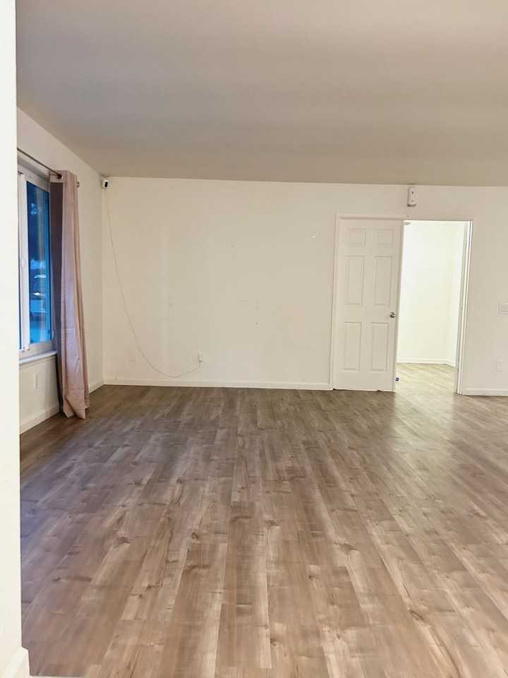 801 E Lynwood Dr - Photo 3 of 14