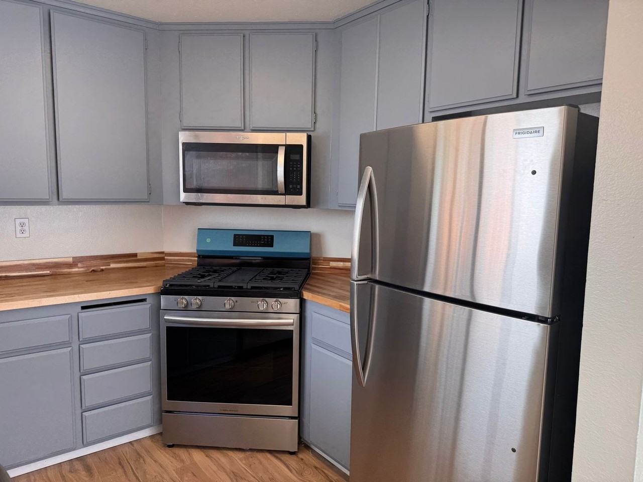 133 Brighton St - Photo 2 of 13