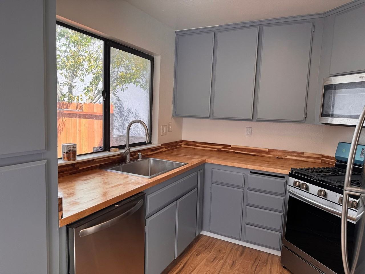 133 Brighton St - Photo 3 of 13