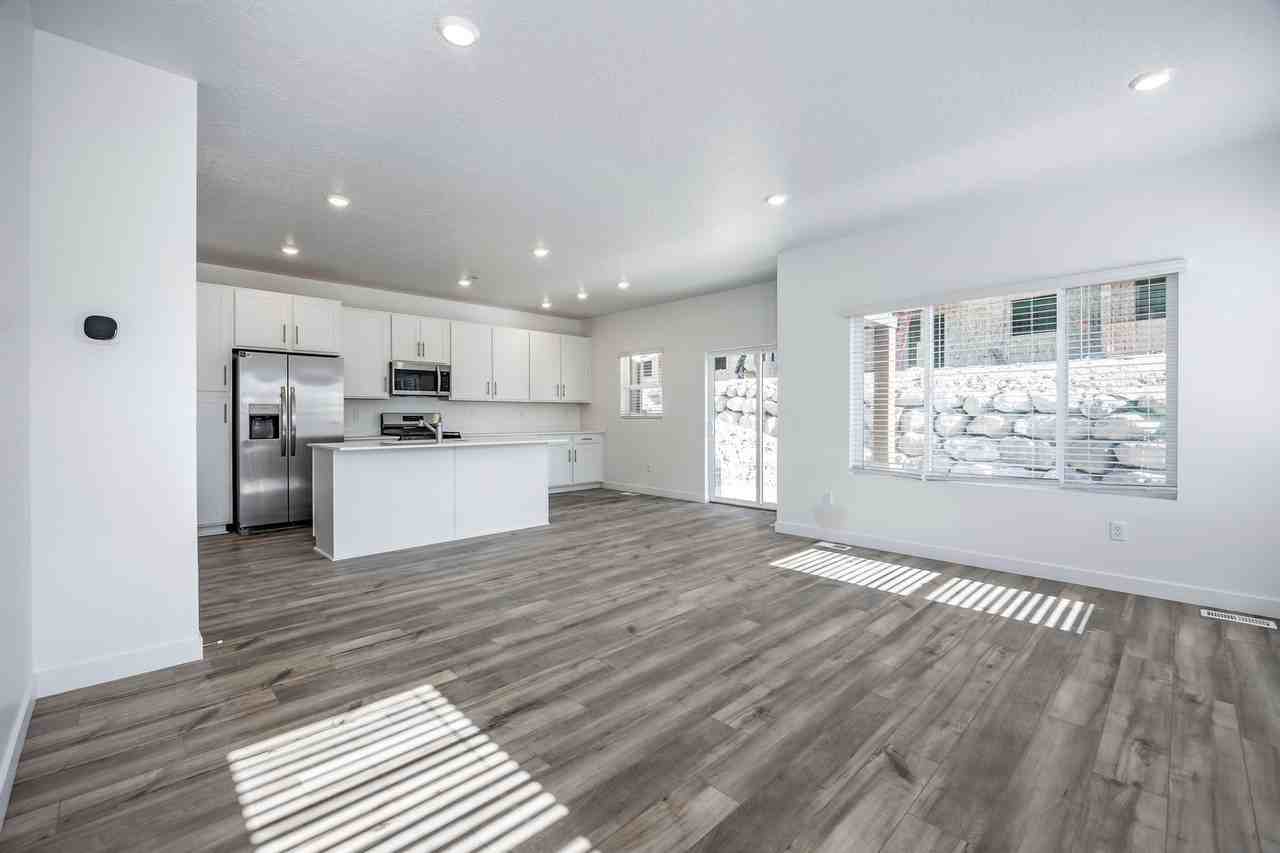 2354 N Canal View Ln - Photo 3 of 32