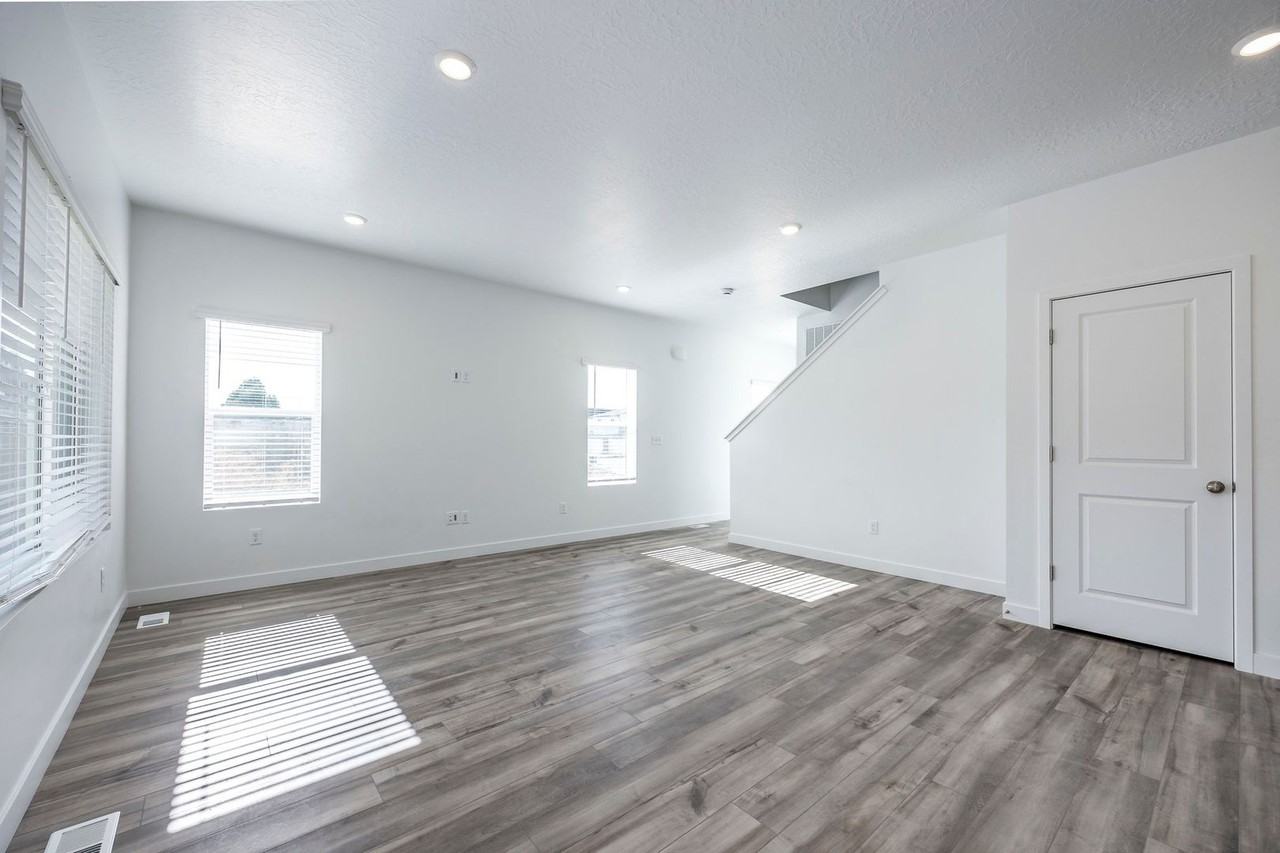 2354 N Canal View Ln - Photo 5 of 32