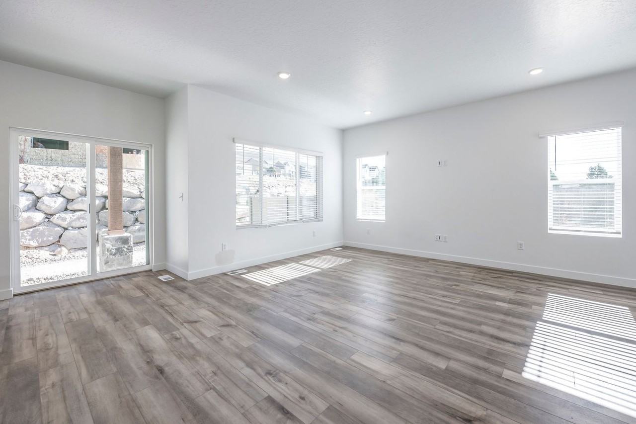 2354 N Canal View Ln - Photo 6 of 32