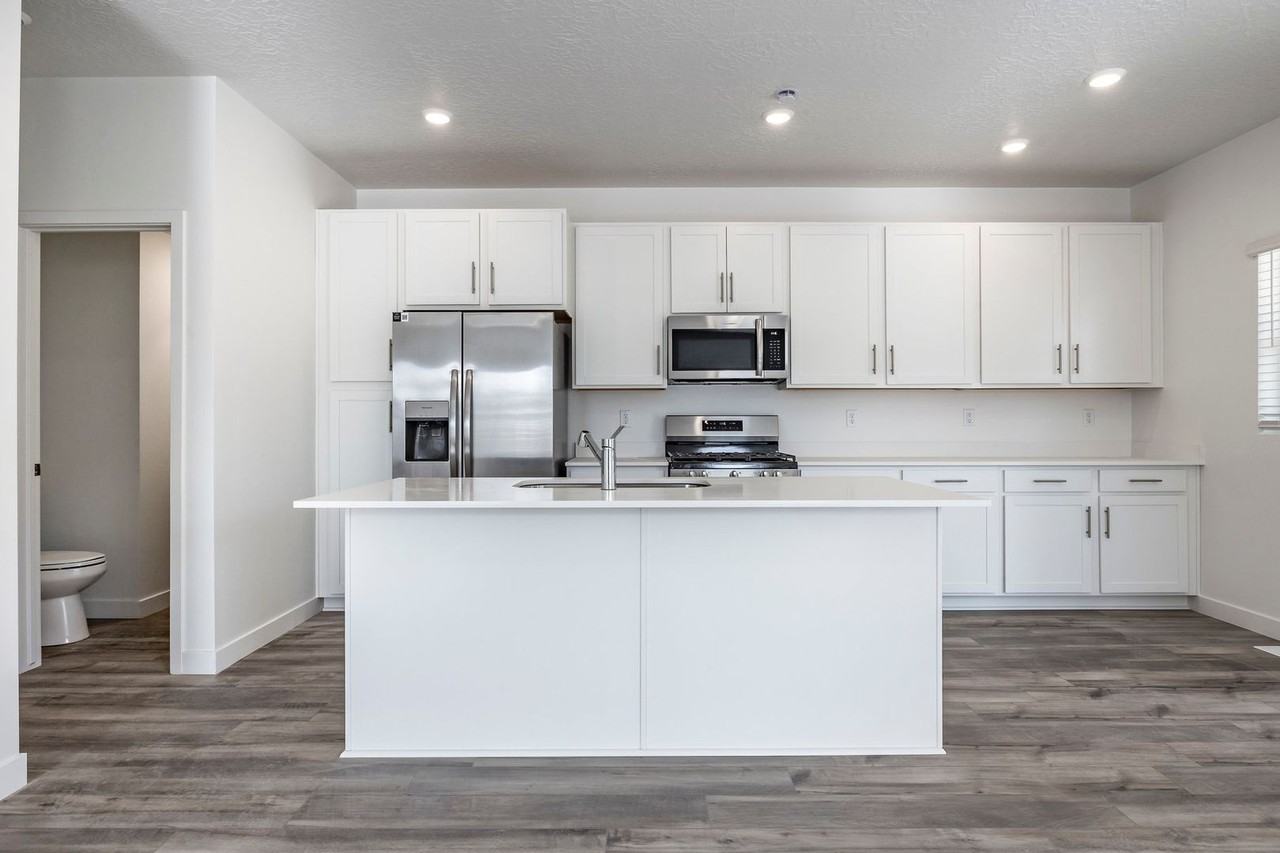 2354 N Canal View Ln - Photo 7 of 32