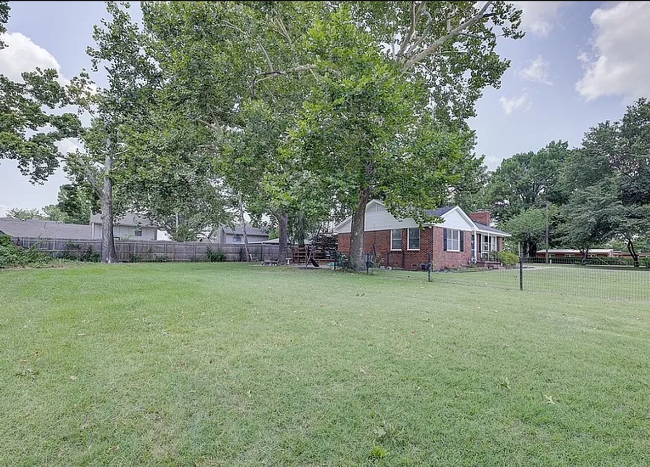 3202 S Braden Ave - Photo 2 of 18