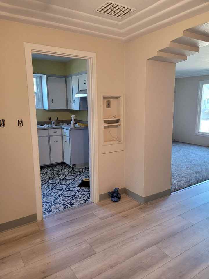 2348 Vine Ave - Photo 5 of 18