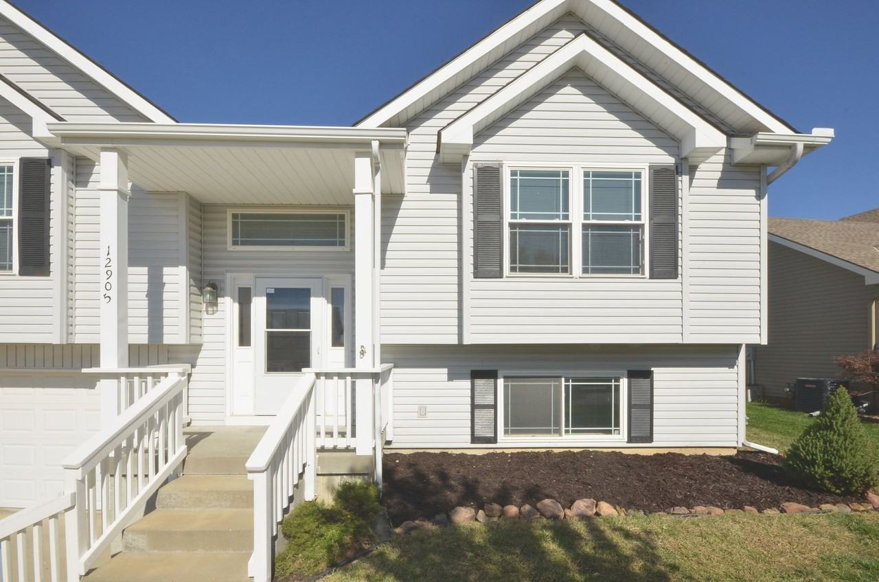 12905 Ridgeview Dr - Photo 2 of 32