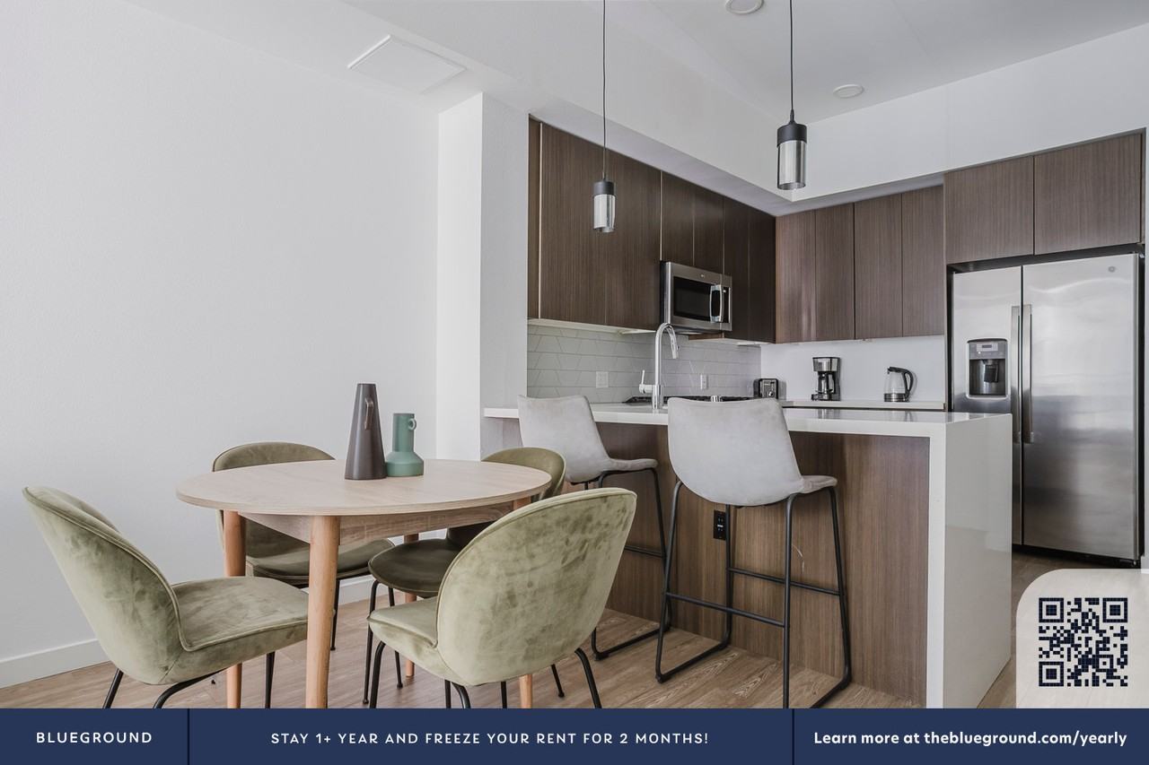 6606 Variel Avenue - Photo 7 of 48