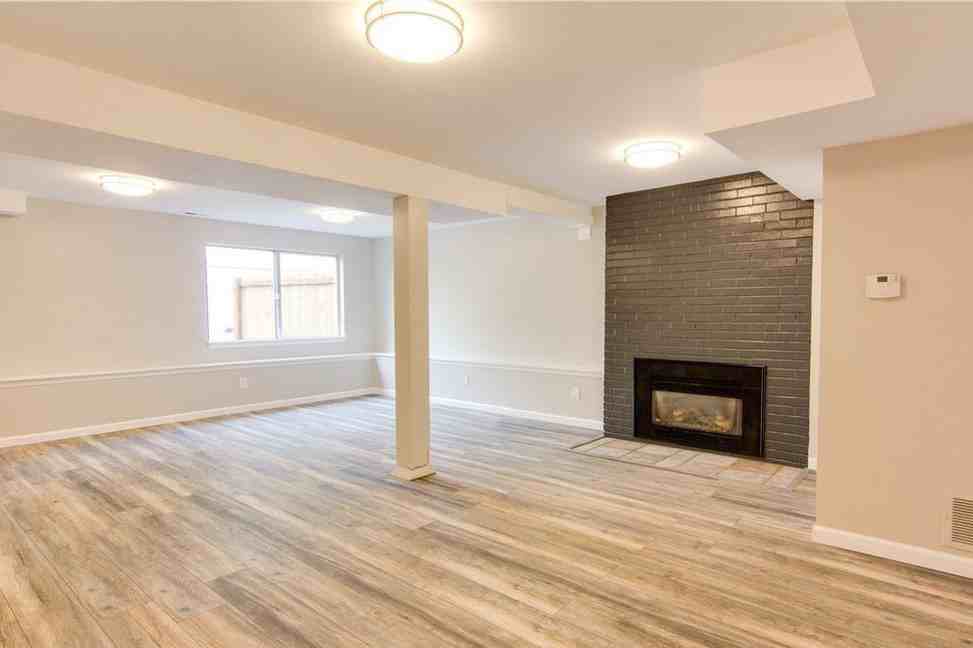 4300 South 140th Street #b - Photo 2 of 7