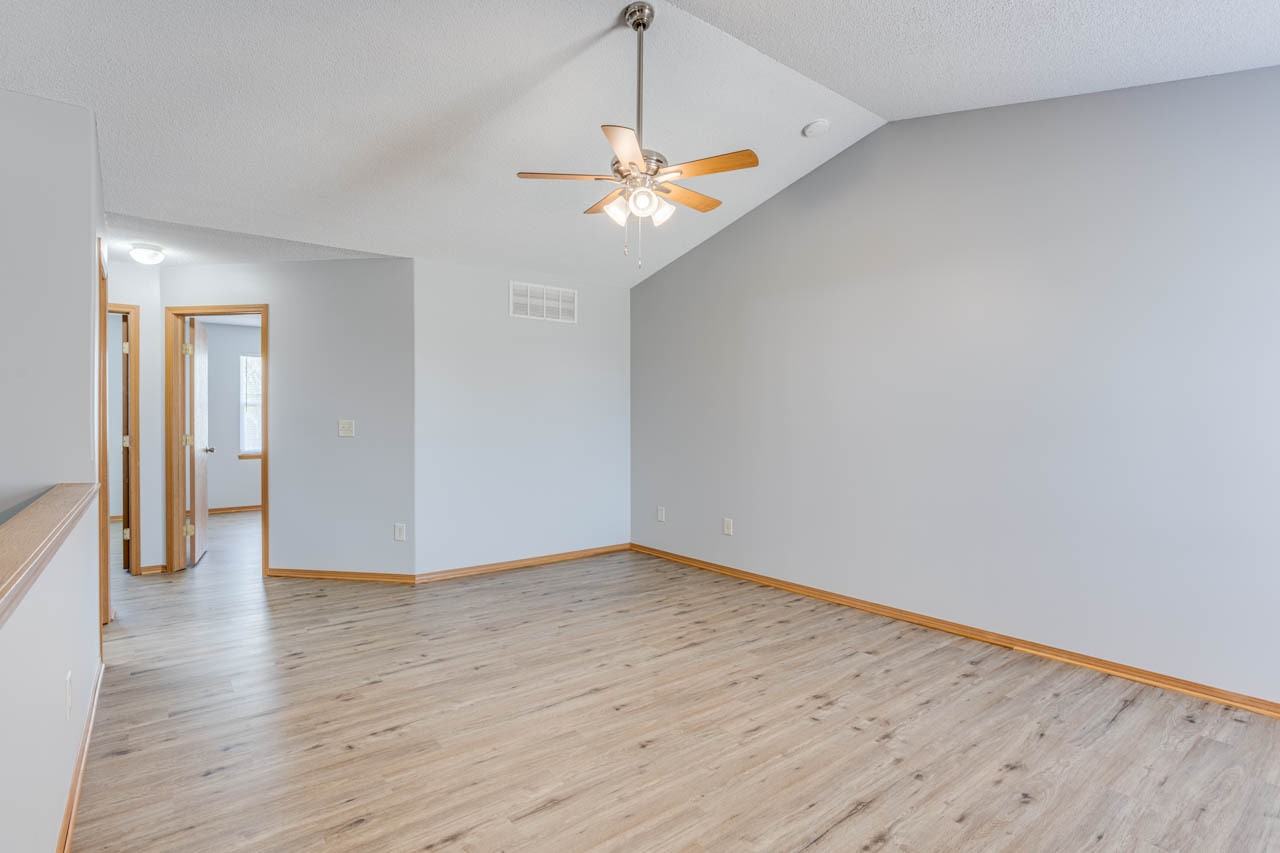 1016 E Karla Ct - Photo 3 of 25