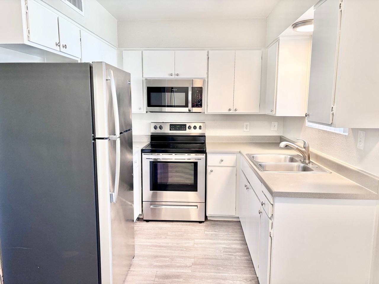 3031 N 36th St #24 - Photo 3 of 25