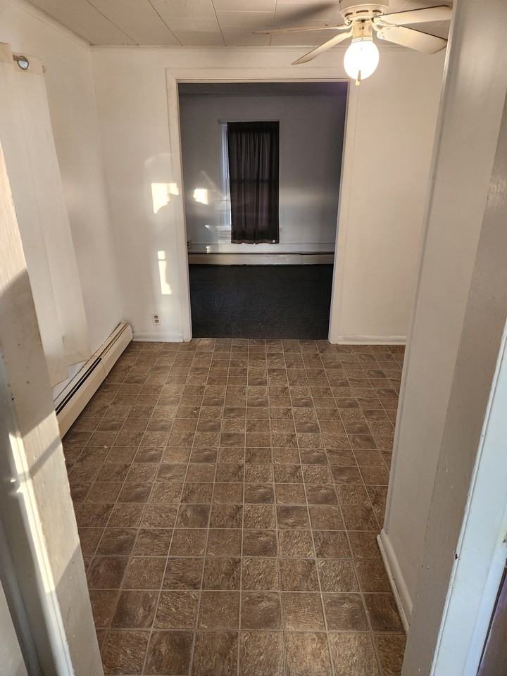 17 Willis Ave #B - Photo 2 of 8