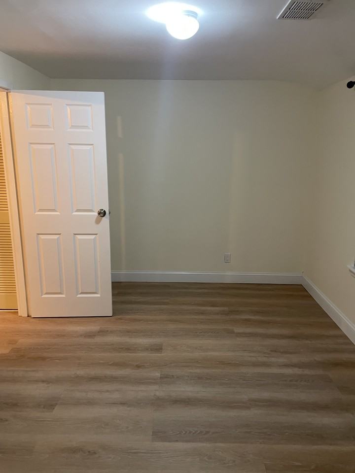 98 Glen Hollow Dr #NA - Photo 3 of 8