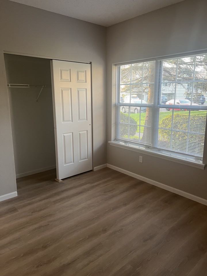 1911 Hampton Place Blvd #1911 - Photo 3 of 18
