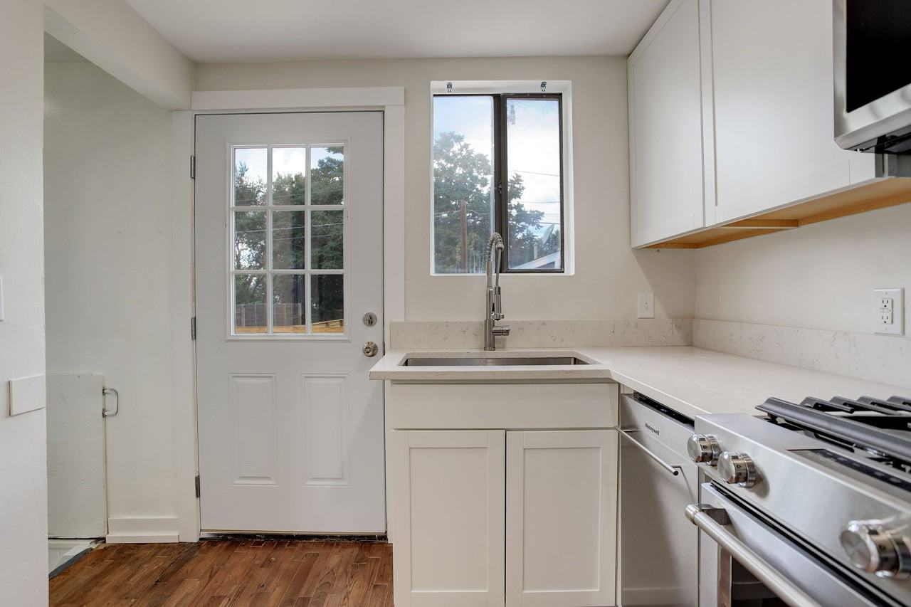 1357 Chase St #NA - Photo 7 of 20